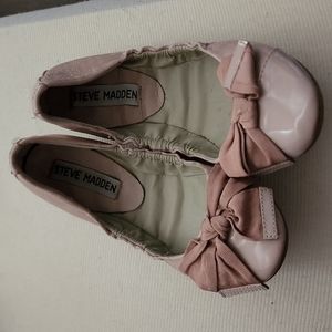 Ballet flats